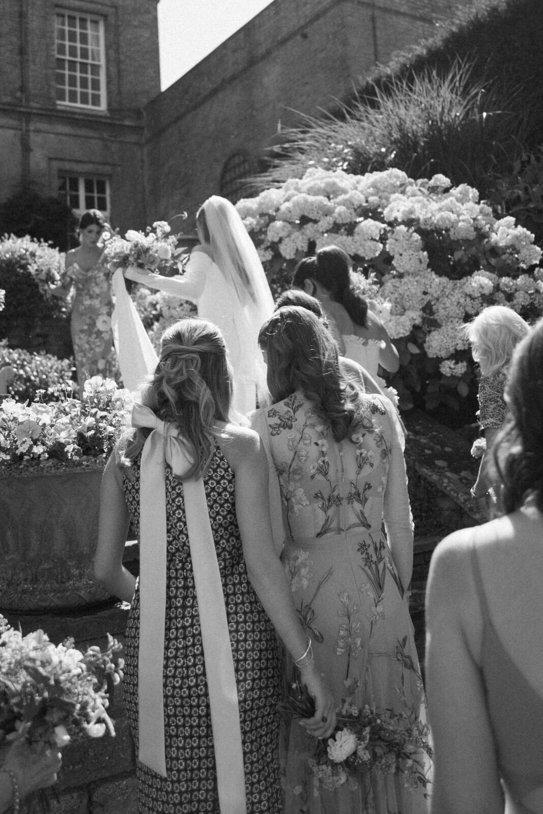 Flora_And_Grace_Analog_35mm_Editorial_Wedding_Photographer (1 von 1)-104