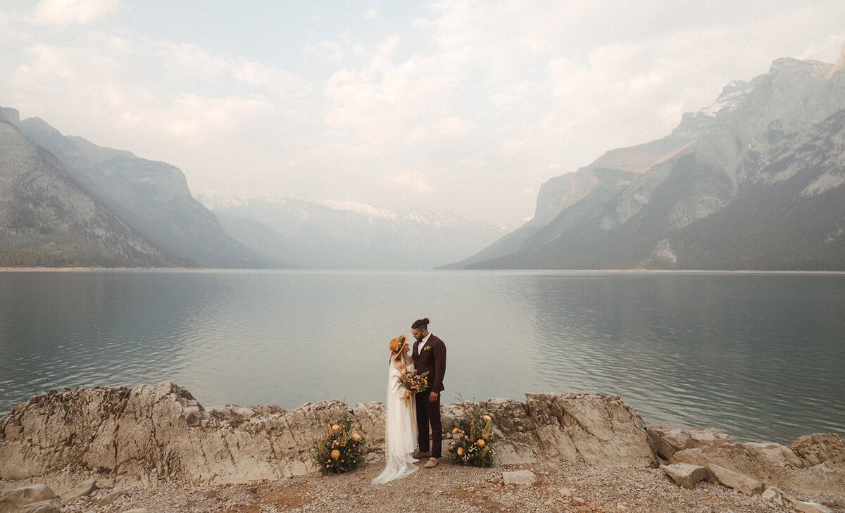 banff-elopement-wedding-photographer-lake-louise-alberta-taylor-dawning-photography-143