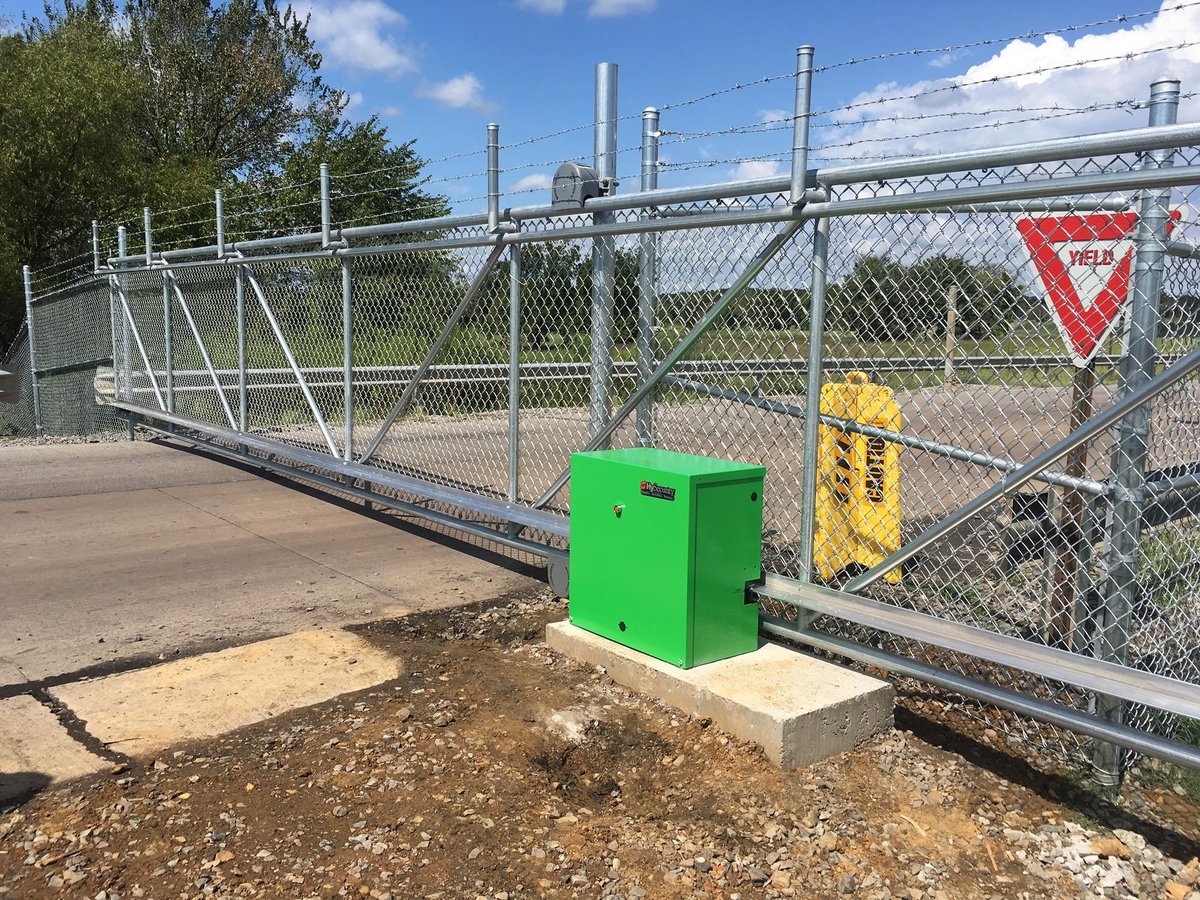 OG&E CHAIN LINK GATE WITH OPERATOR
