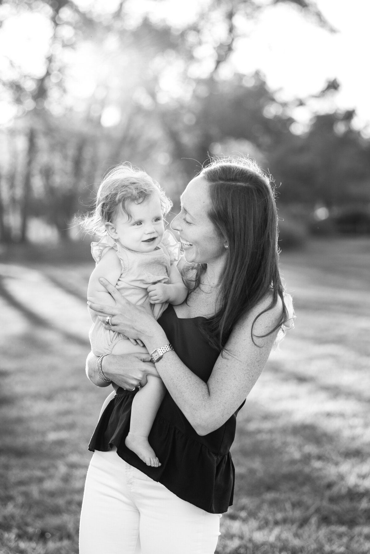 Family-Outdoor-Mother-Baby-Summer-Rye-Westchester-New-York-Photographer-002