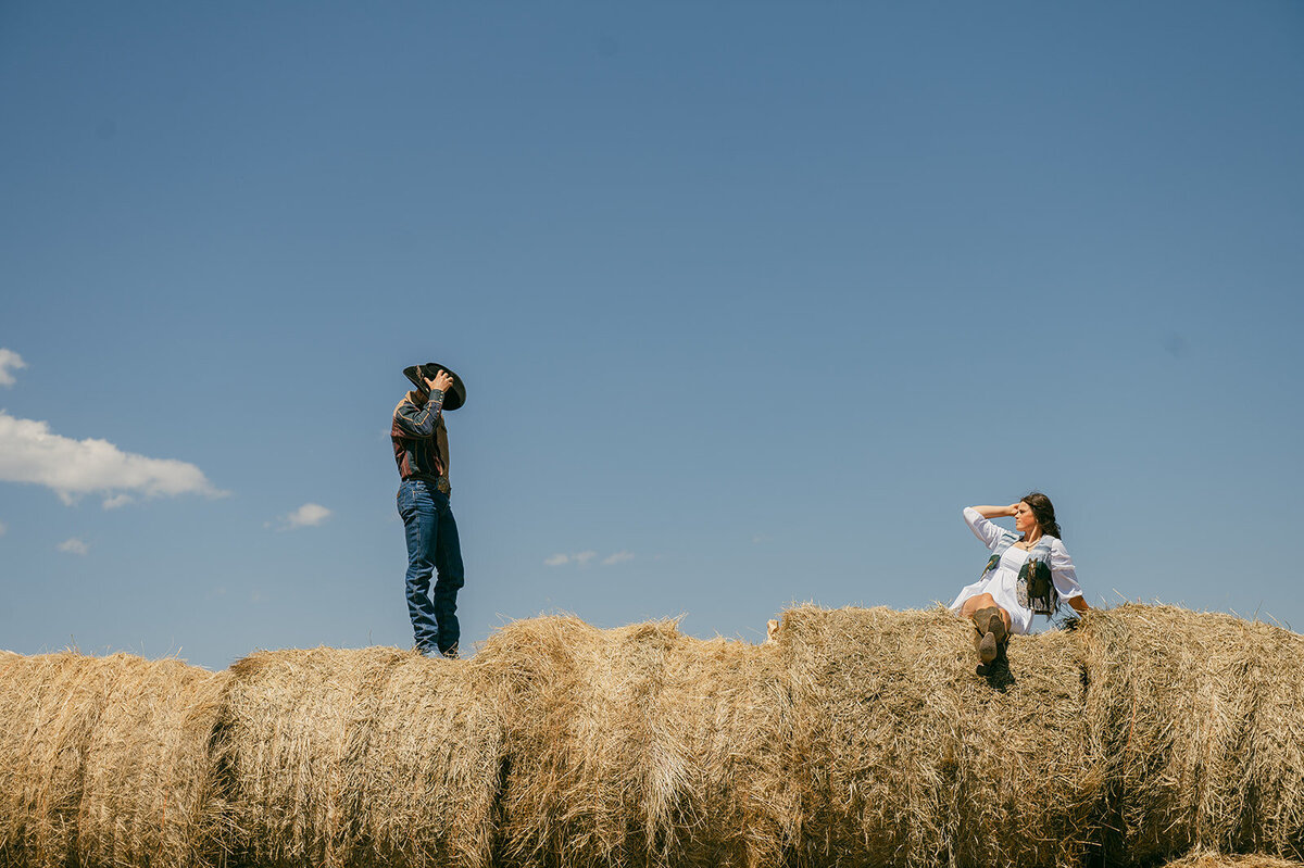 presley-gray-photo-haybale-forest-montana-elopement-7518
