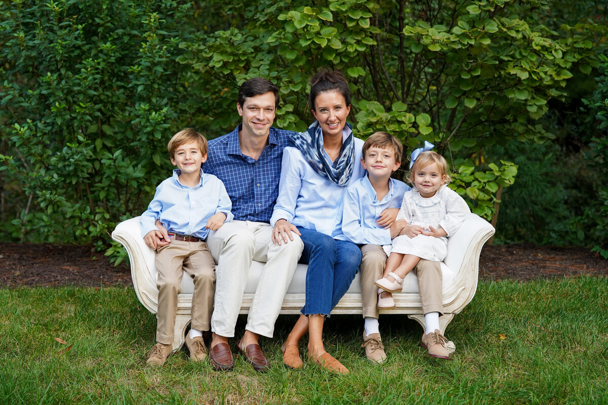 richmond-family-photographer-lifestyle-tuckahoe-sofa