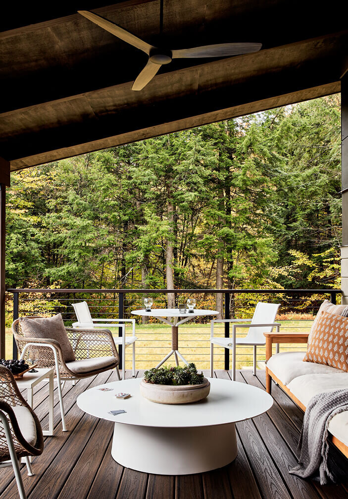 covered-porch-interior-decor-outdoor-furniture