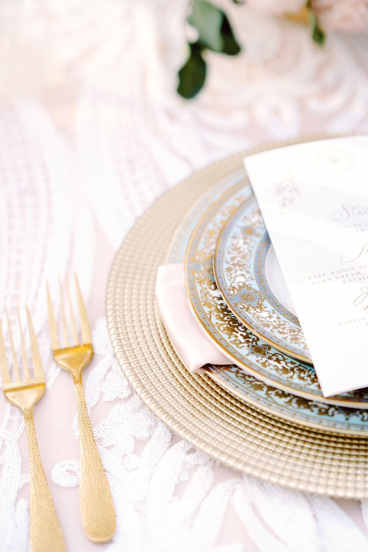 Wedding reception at Palais Namaskar Morocco for a destination wedding photographed by Italy photographer