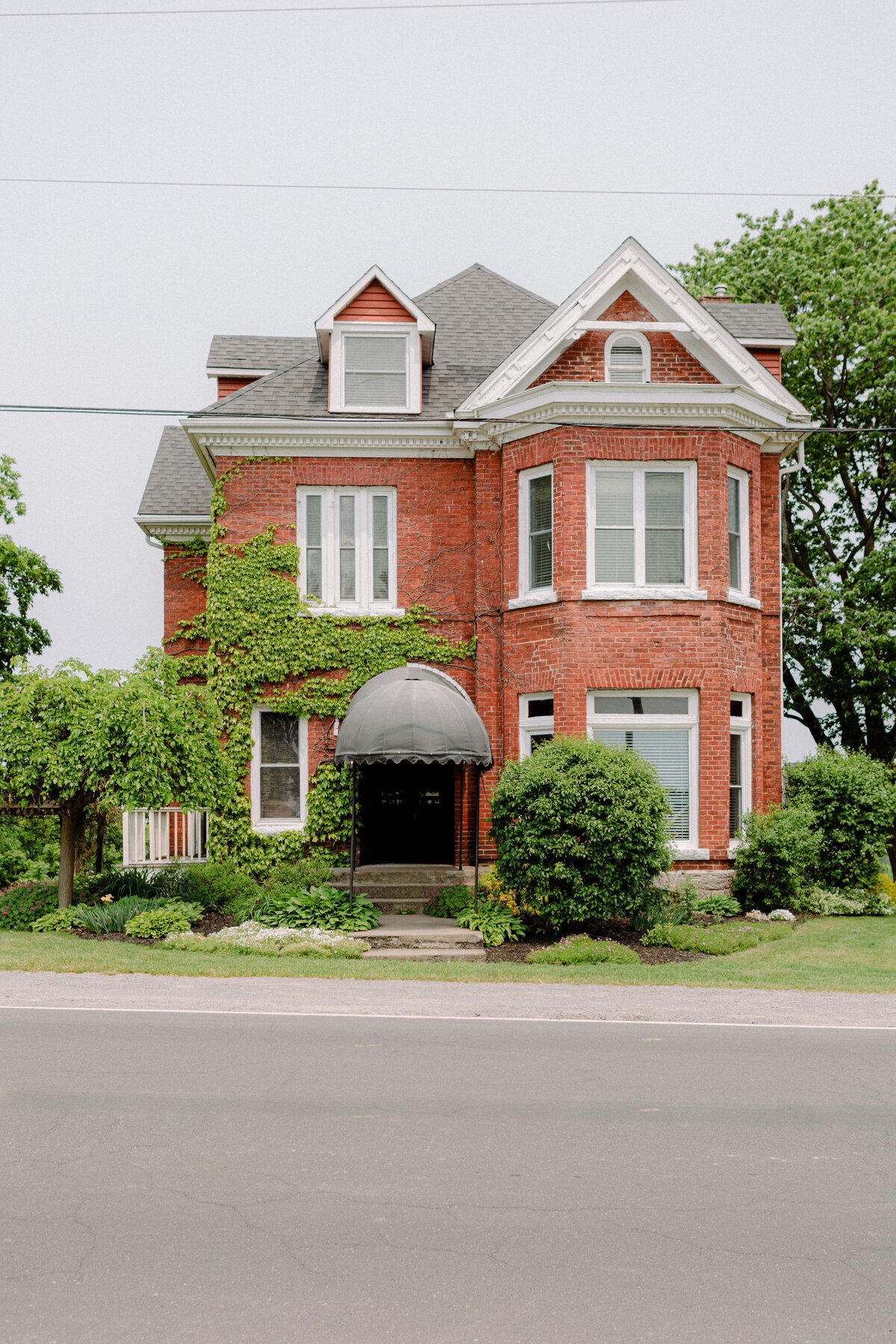 LakeOnTheMountain_June2025_WeeThreeSparrows-2