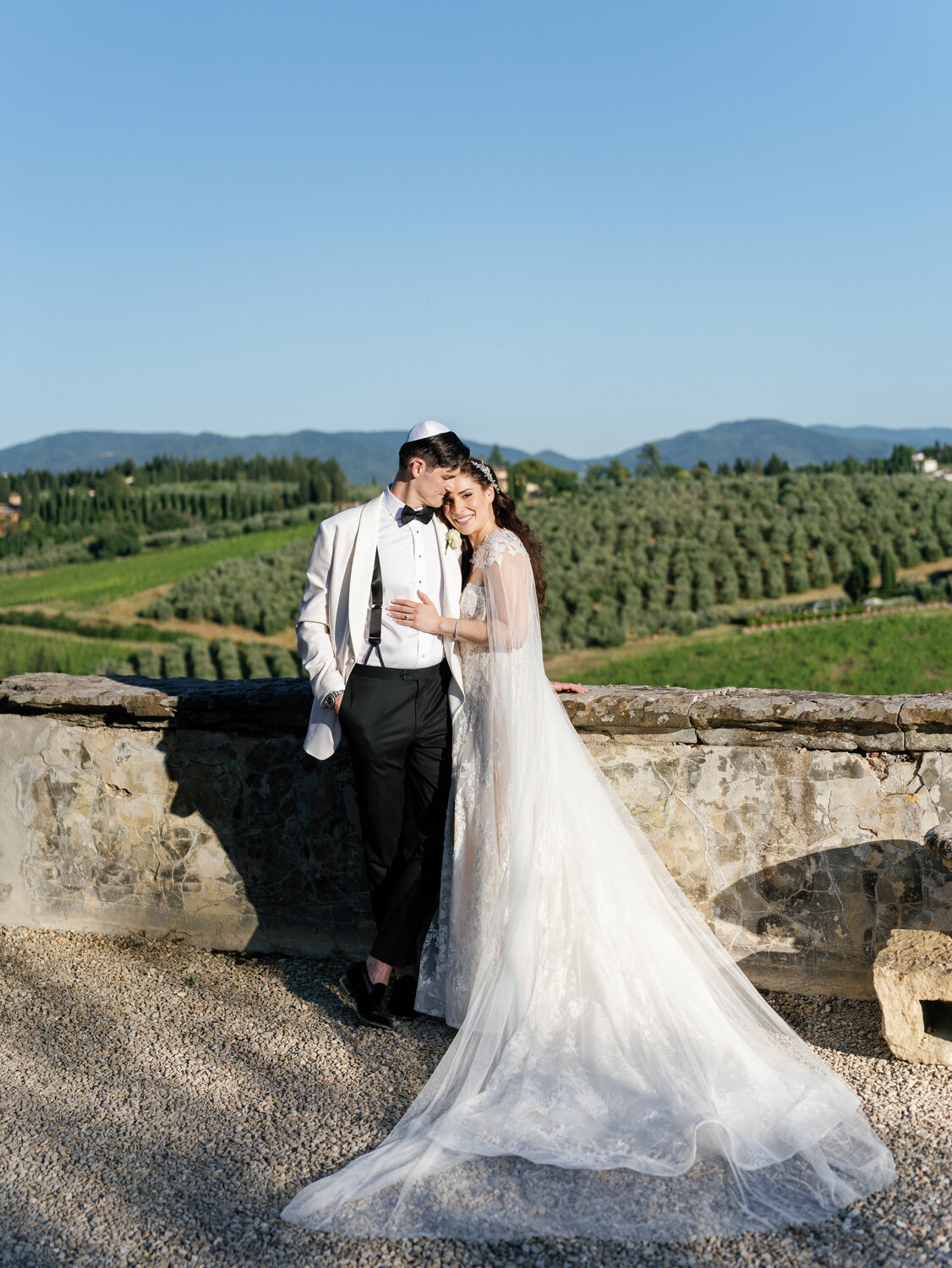 114-Couple-Embracing-in-Florence