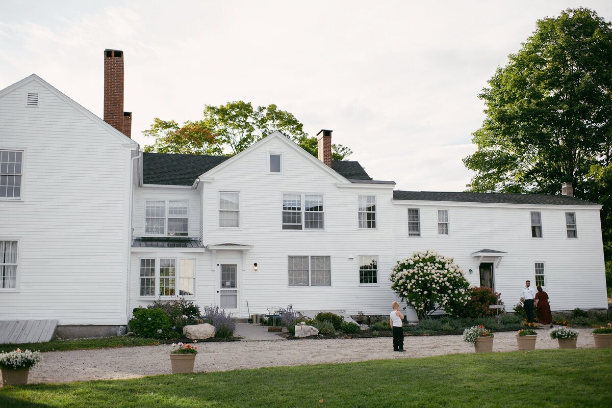 Scenic view of a charming countryside wedding venue near Seattle, often featured in natural and rustic Seattle wedding photography.