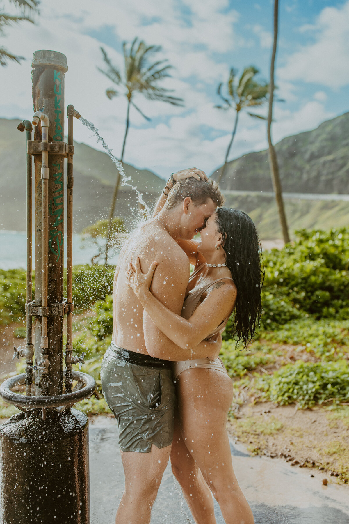 Couples photos in Oahu