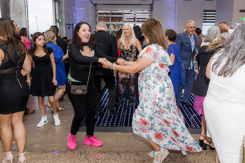 party-dancing-quinceanera