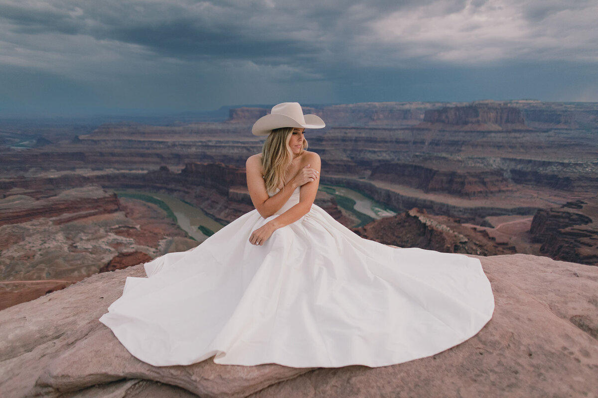 dead-horse-point-state-park-bridal-wedding-photographer-moab-utah-james-stokes_E36