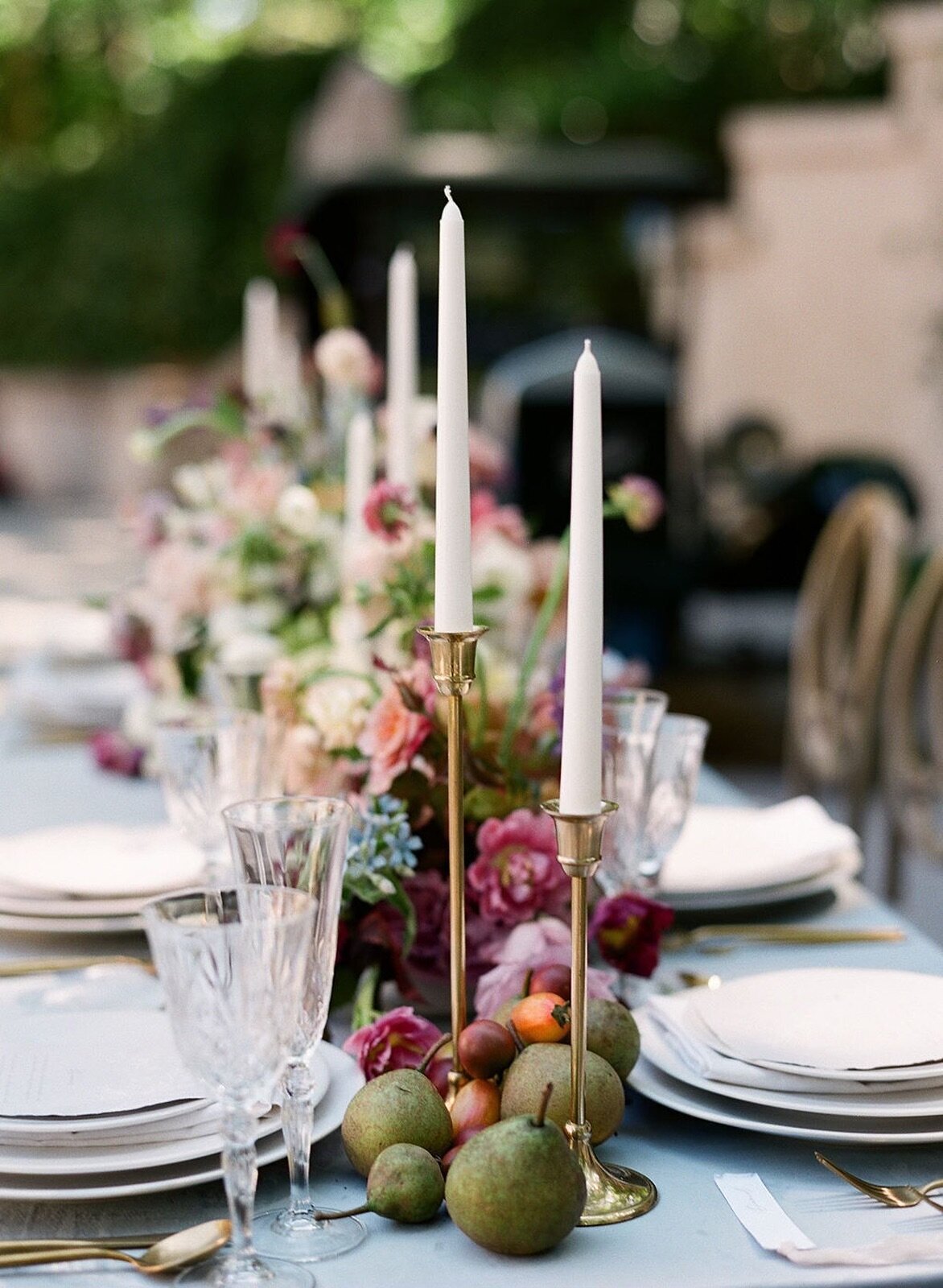 swan-house-table-design