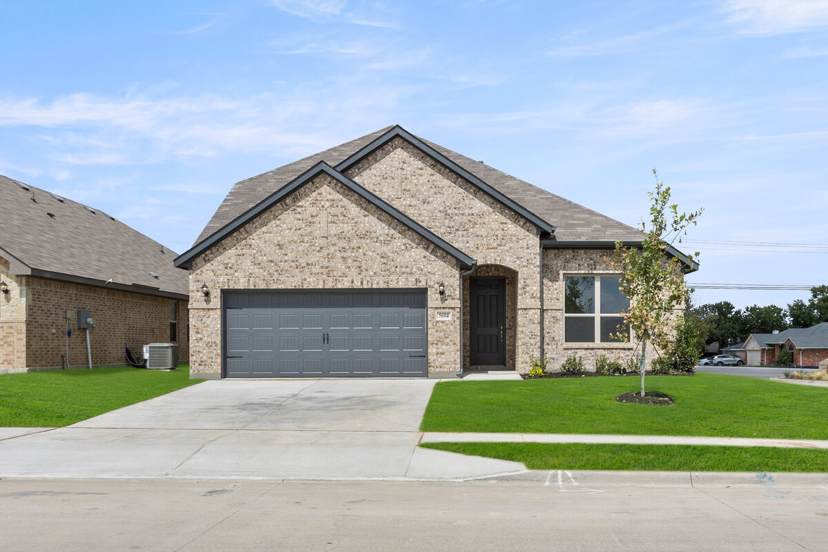 5604 Mountain Island- Front-1