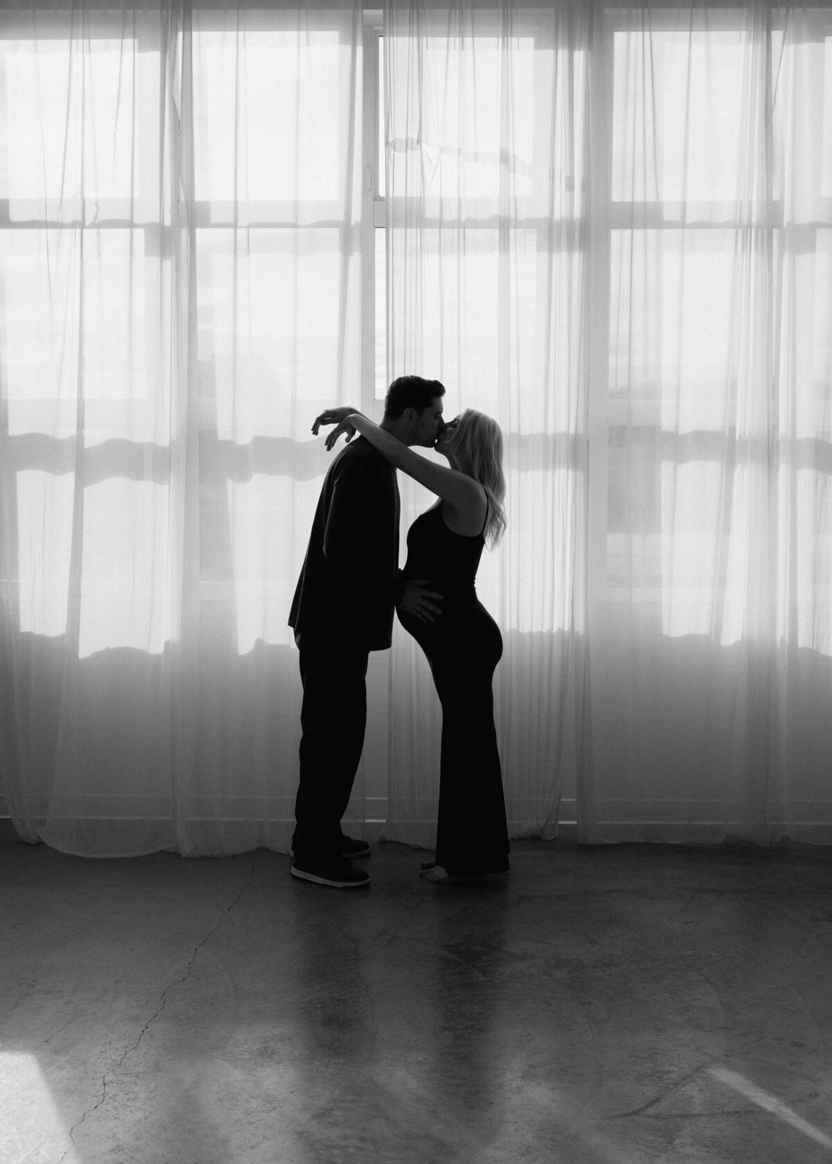 EMILY VANDEHEY PHOTOGRAPHY -- Oregon Maternity Photographer -- Daylight Creative Space -- Hayley + Xander-20