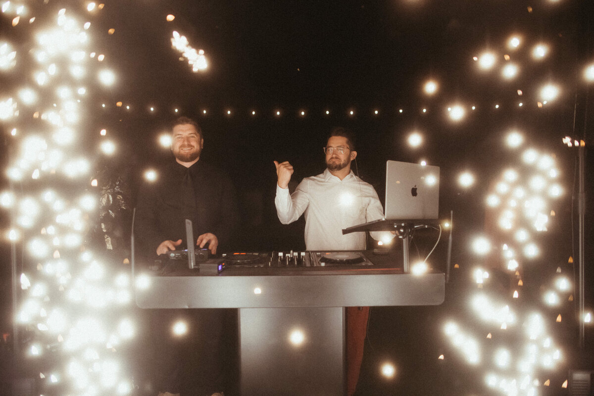 Sarah & Steven Wedding Sneak Peeks-298