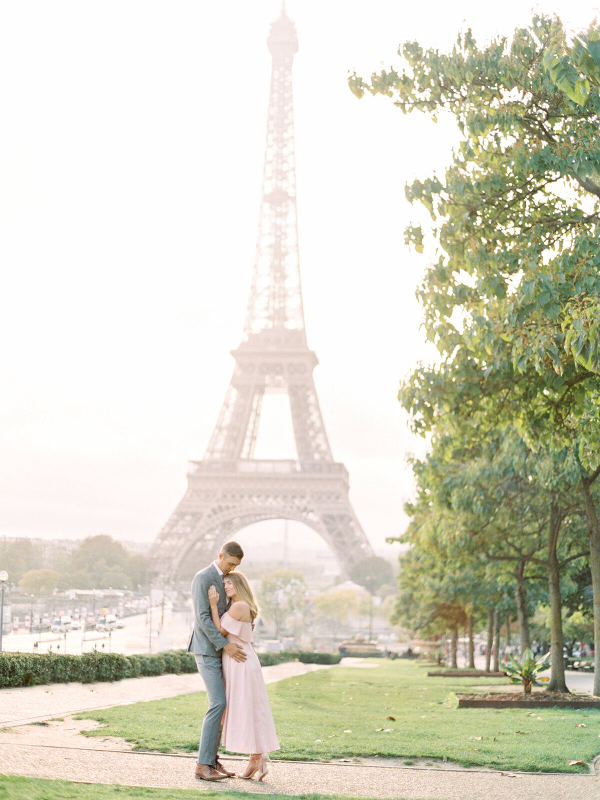 paris-engagement-session-eiffel-tower-engagement-session-paris-wedding-photographer-mackenzie-reiter-photography-3