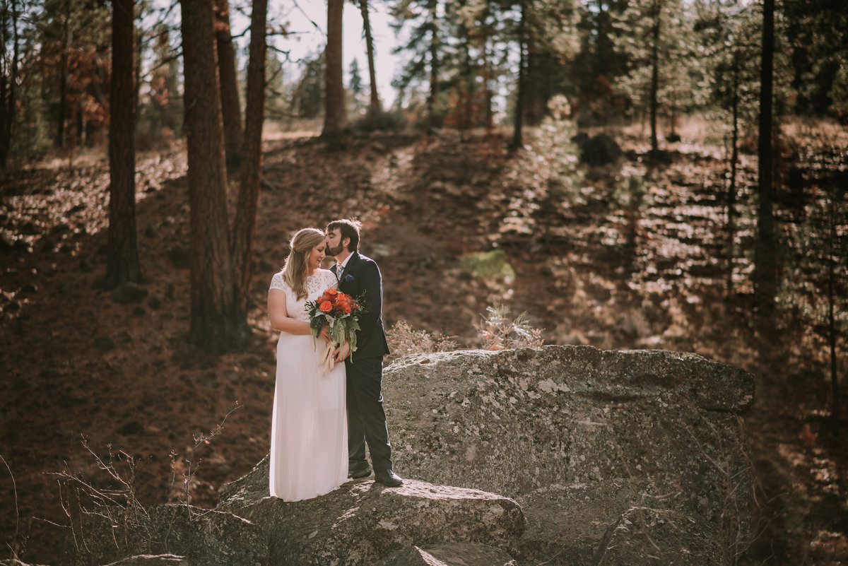 bend-oregon-wedding photographer-elopement-adventure-photograher-meredith-sands-photography -6