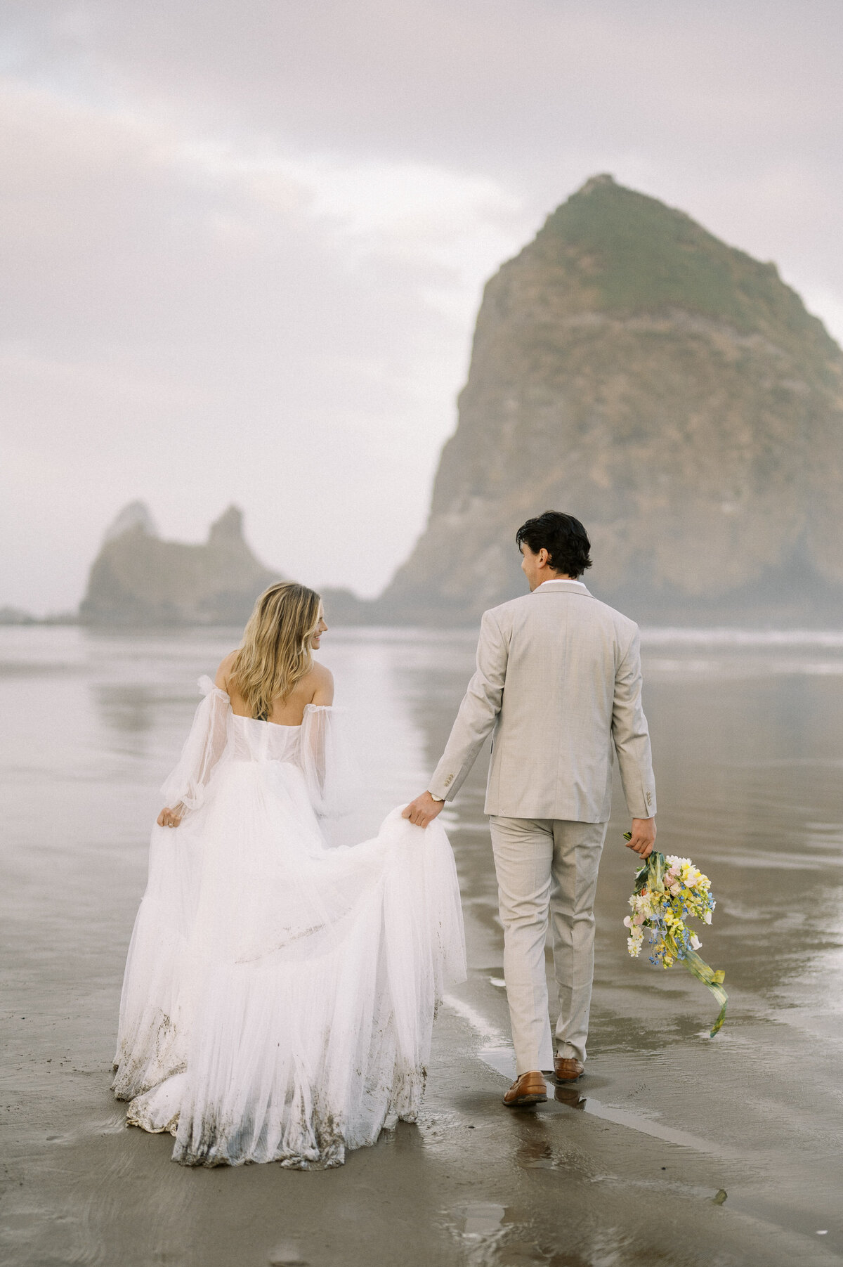 cannon-beach-oregon-elopement-11