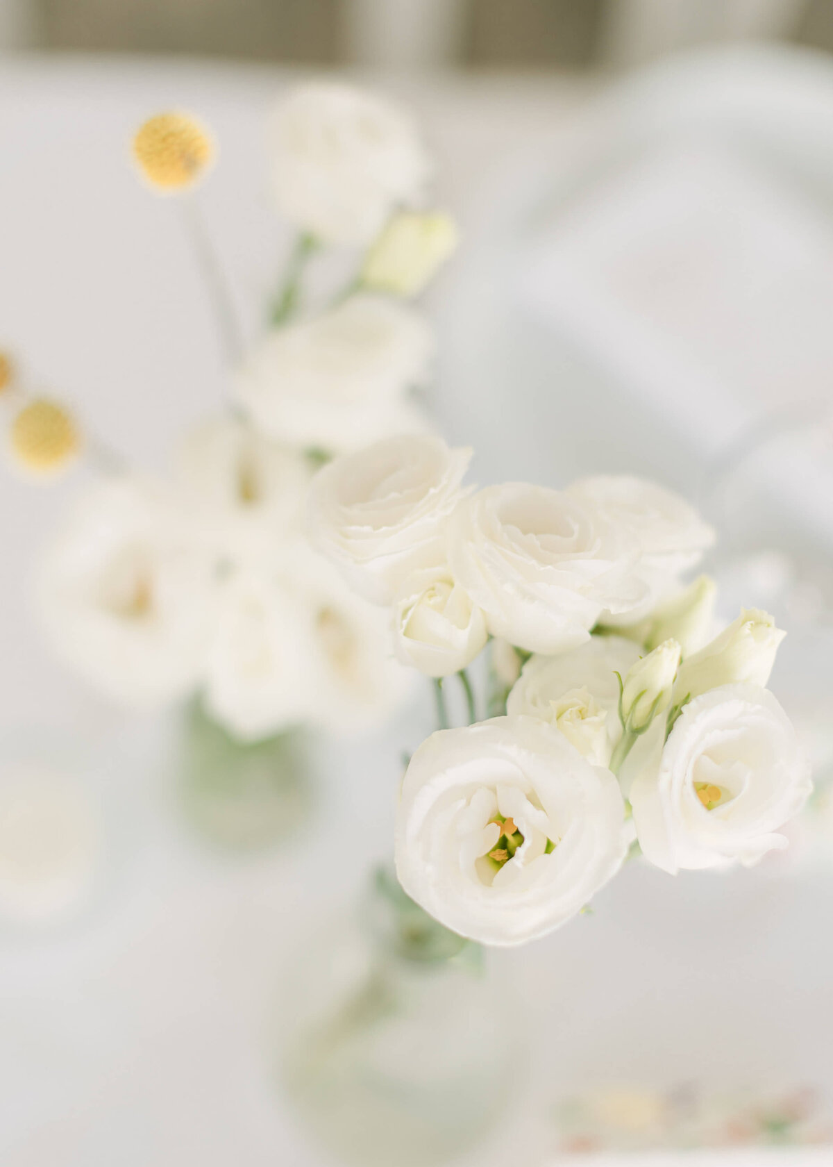 chloe-winstanley-italian-wedding-positano-welcome-dinner-flowers