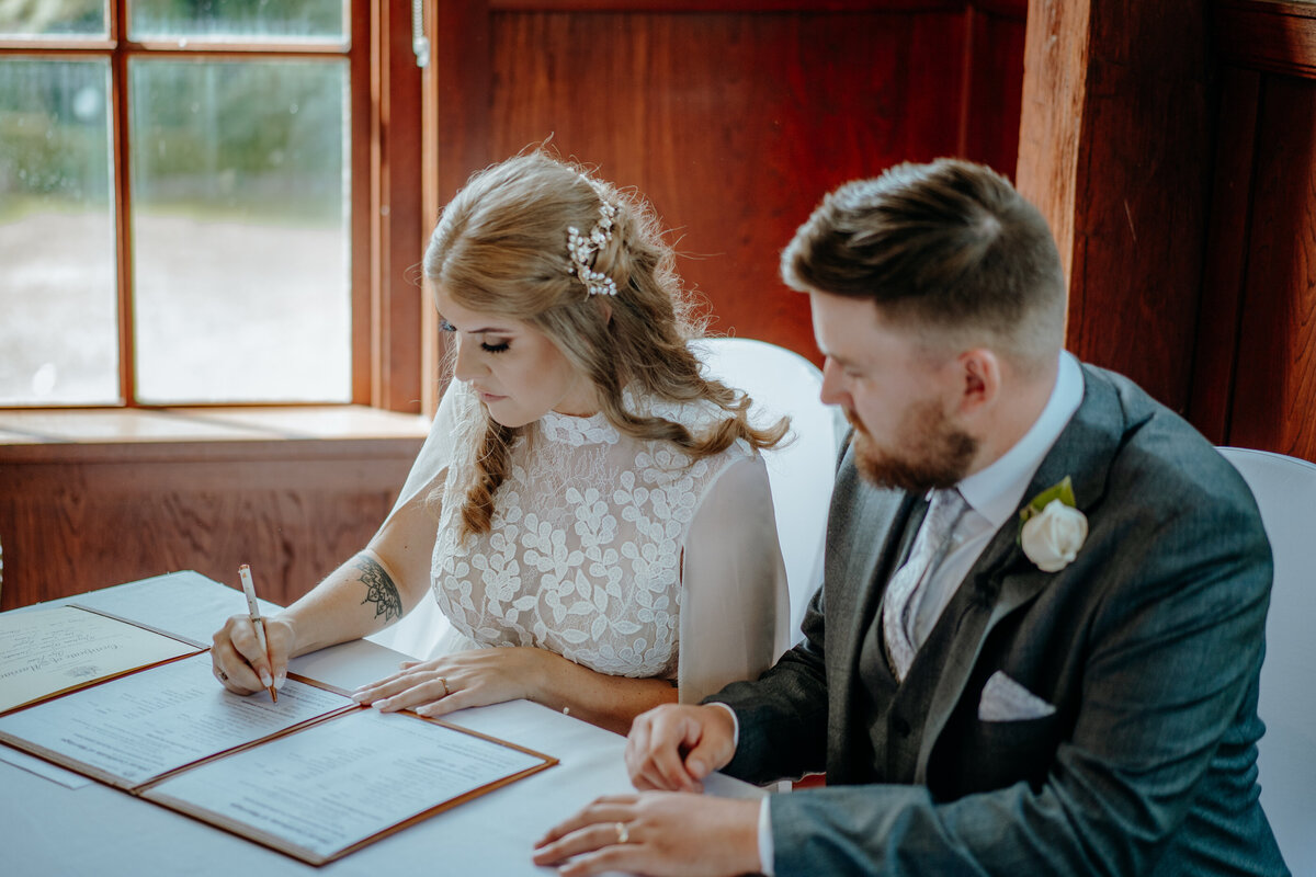 Marybrooke Manor wedding photos by Jake Grinde
