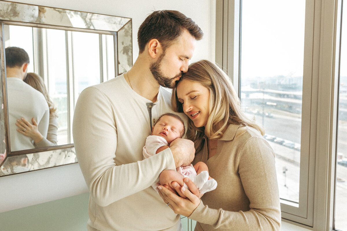 Lauren-Mitchell-Seattle-Washington-In-Home-Newborn-Photographer2