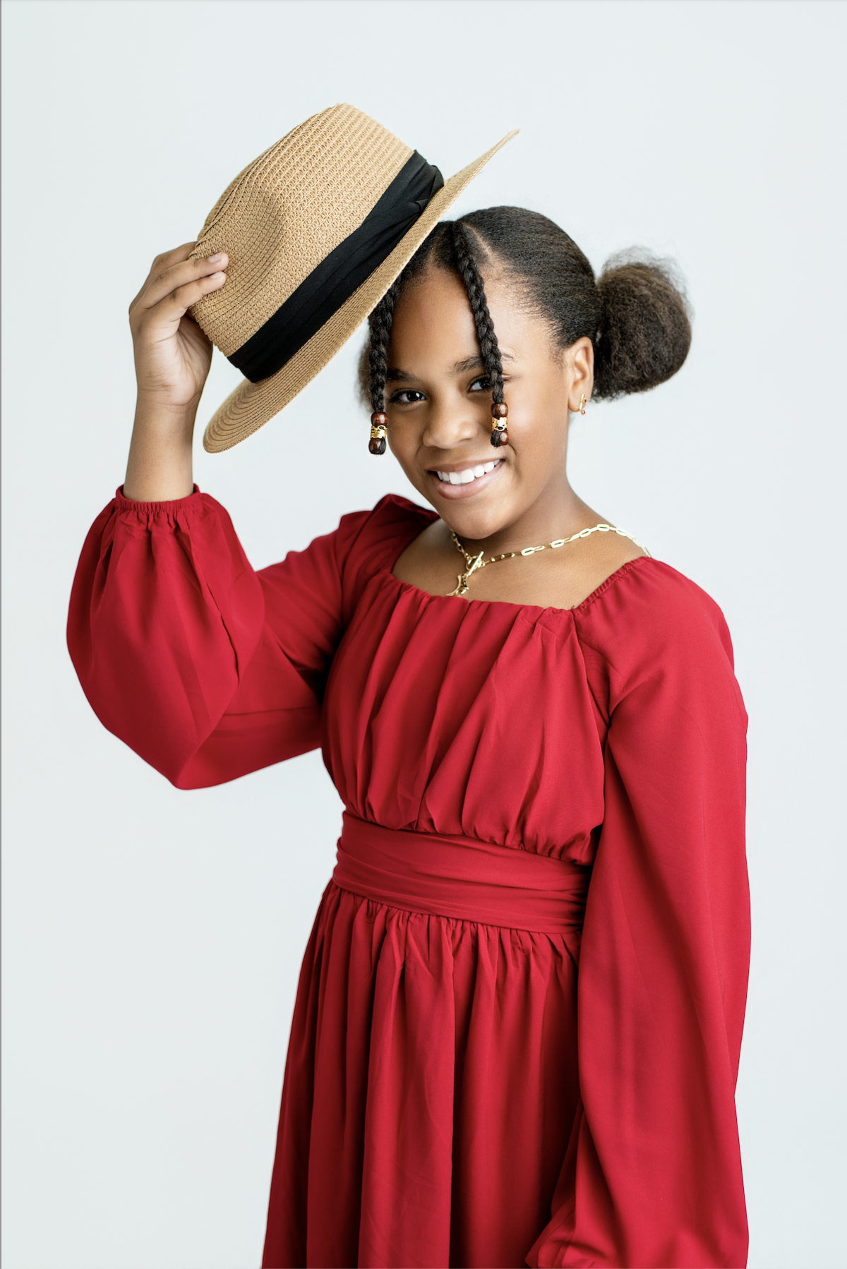 girl-tipping-her-hat-dmv-family-photographer