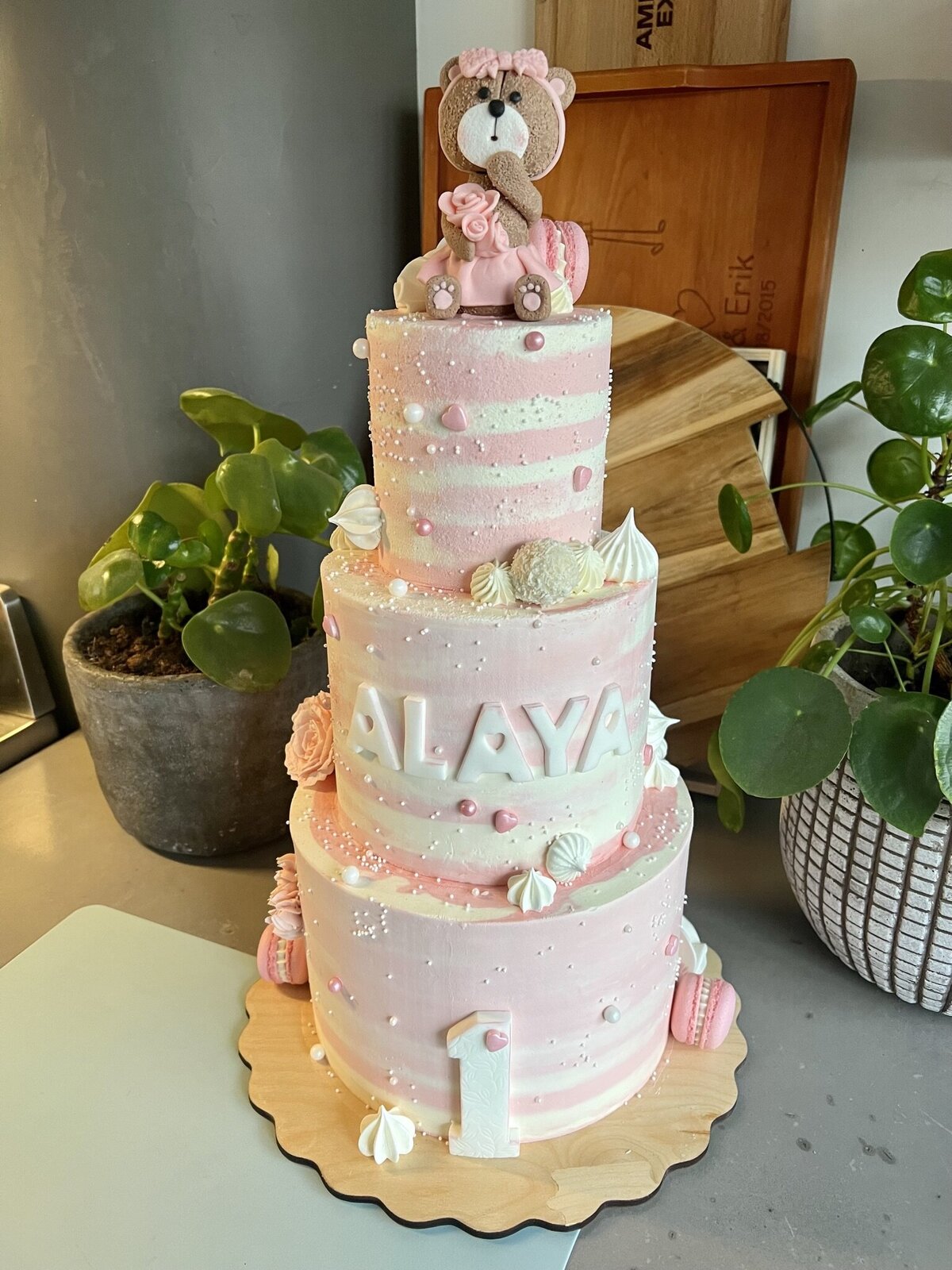 OLaLa Cakes & Cupcakes
