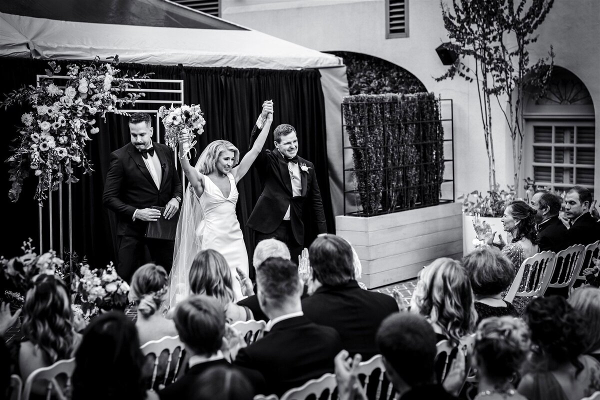 X057-The-Alexandrian-Hotel-Old-Town-Alexandria-Fall-Wedding-Sneak-Peek-Photography-by-Bee-Two-Sweet