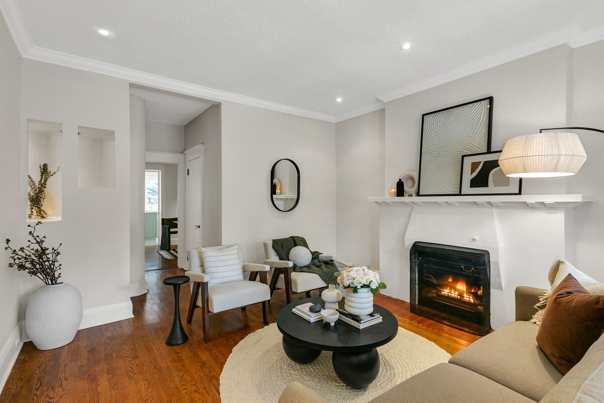 5-web-or-mls-8_001_Living Room