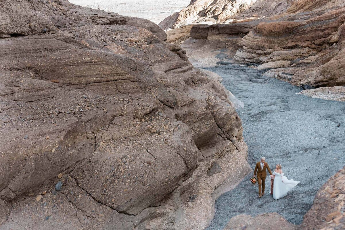 Death-Valley-desert elopement-Soul-and-Sky-Weddings