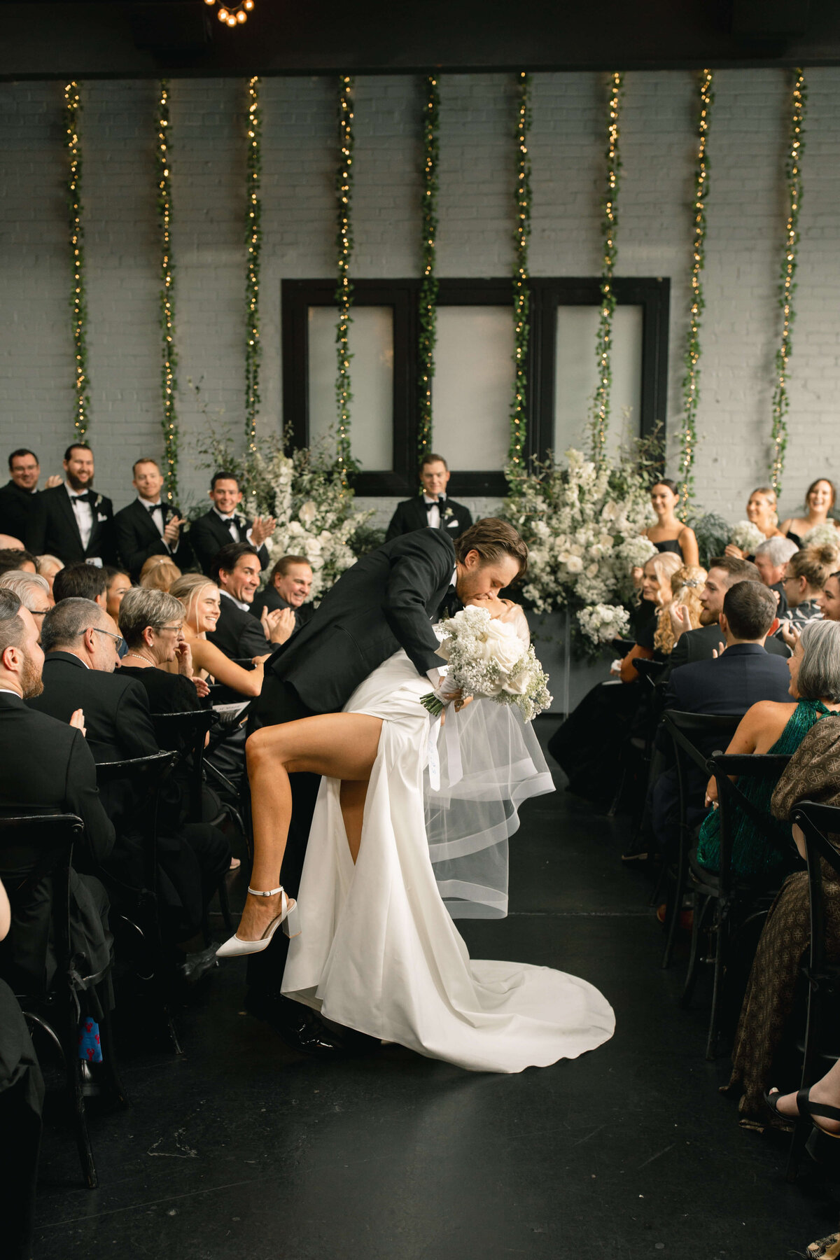 Alyssa_Flood_Photography_Sarah_Teddy_Wedding-492