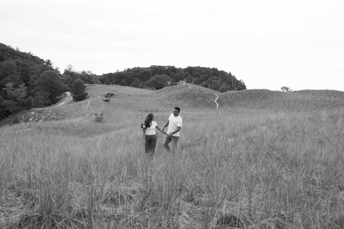 field engagement photos black and white