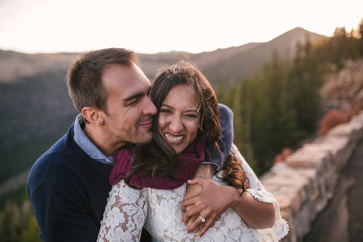 fall-Rocky-Mountain-National-Park-engagement-pictures-053