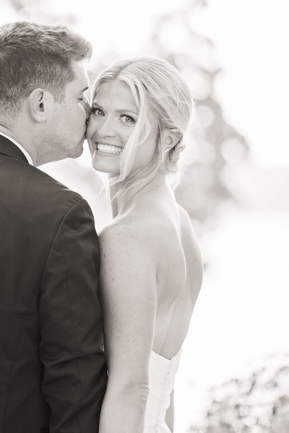 Wedding-at-The-Commodore-in-Hartland-WI-33