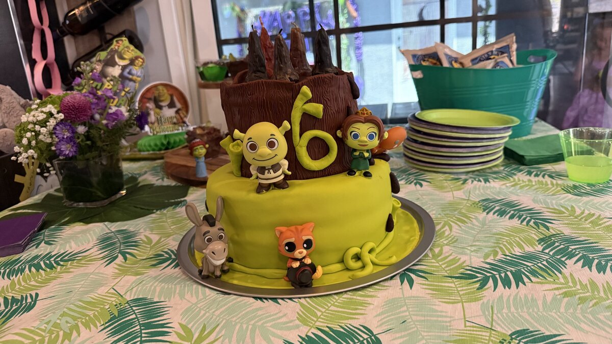 Shrek-Fiona-6th-birthday-charlie-cellar-to-sea-events-18
