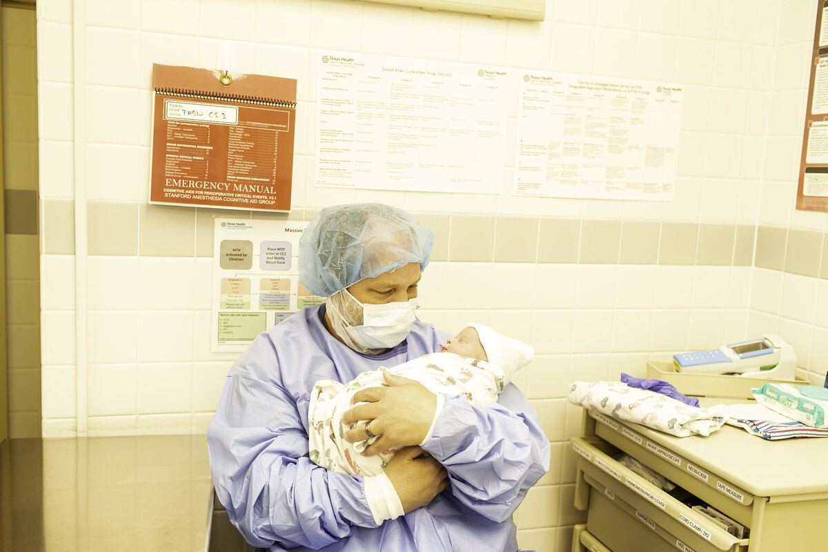 Fort-worth-birth-photographer-chunky-monkey-83