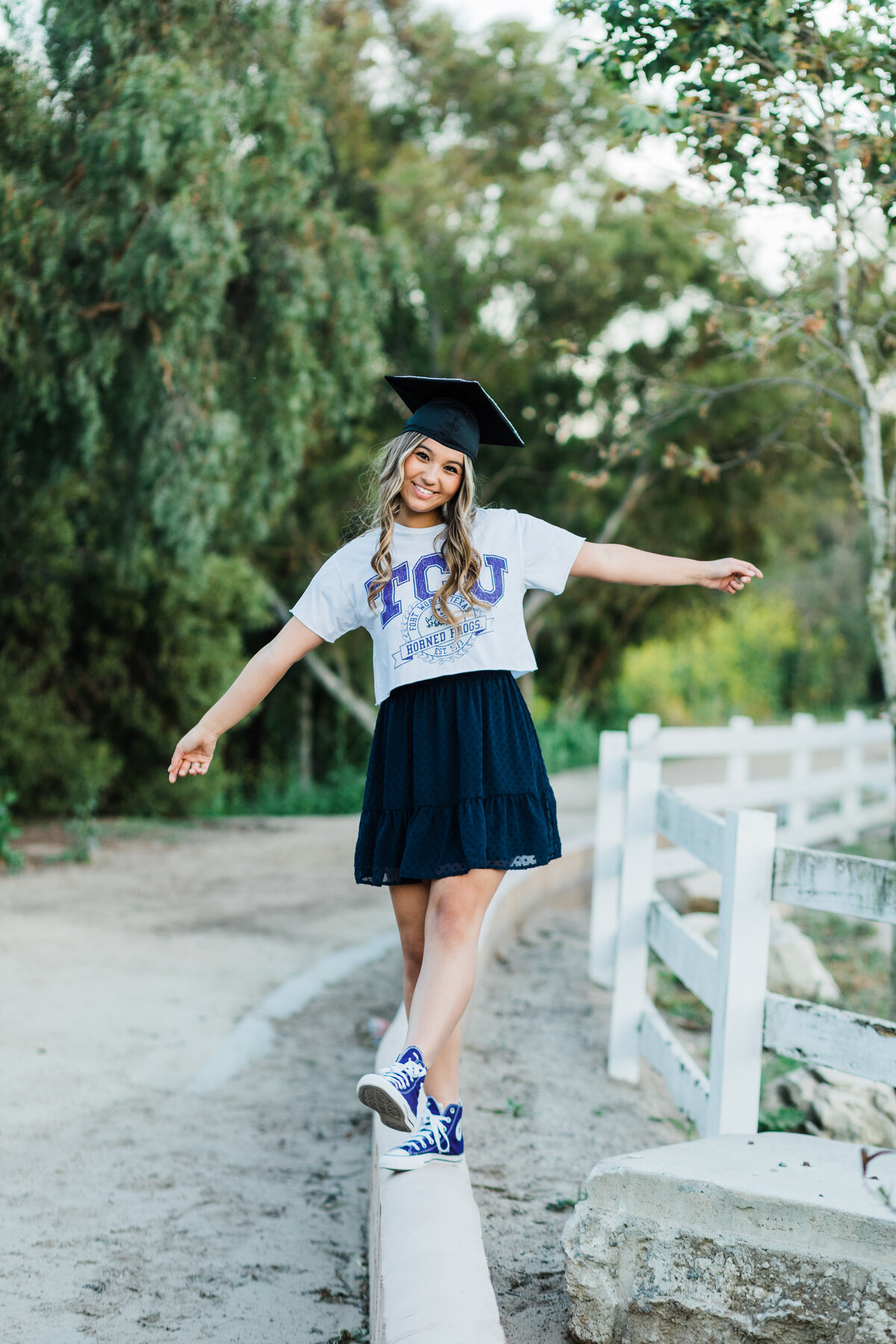 portrait-of-grad-in-los-angeles