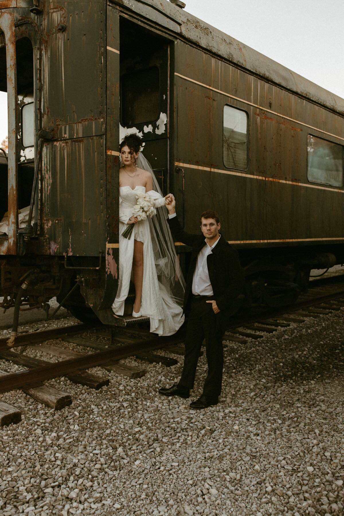 european-train-runaway-bride-elopement-rome-italy-romantic-film-92