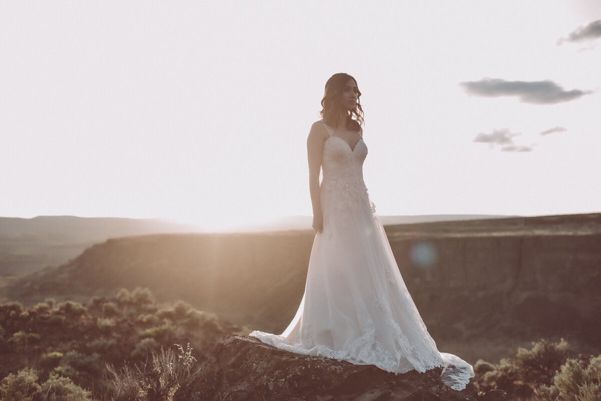 Elopement Adventures -  Vantage - PNW  - Elopement Photographer - Tiffanyrudephotographer-12