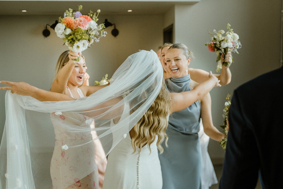 c-toronto-wedding-getting-ready-lovt-studio-the-symes-2038