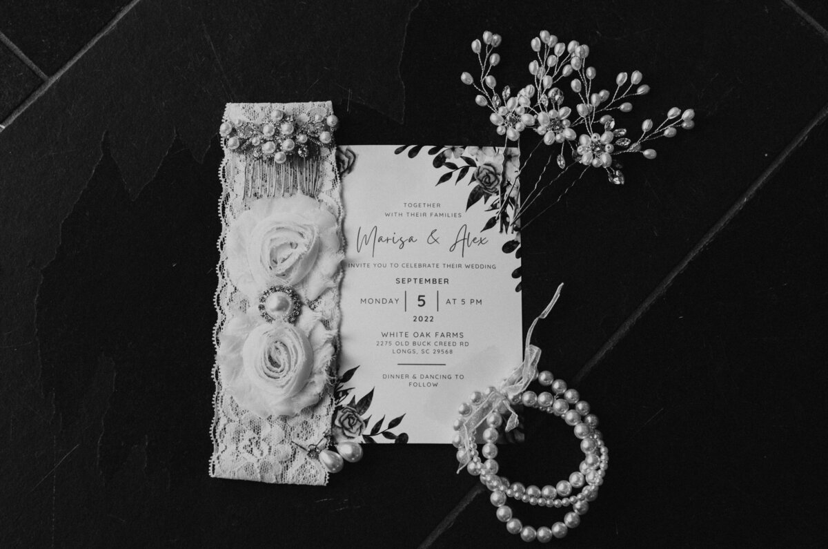 The Wells B&W-01