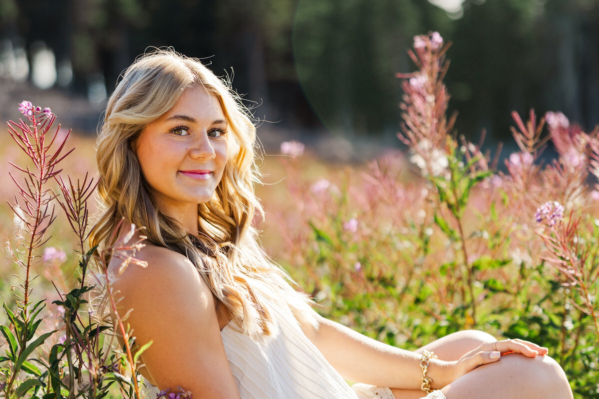 mount spokane-beautiful-girl-senior