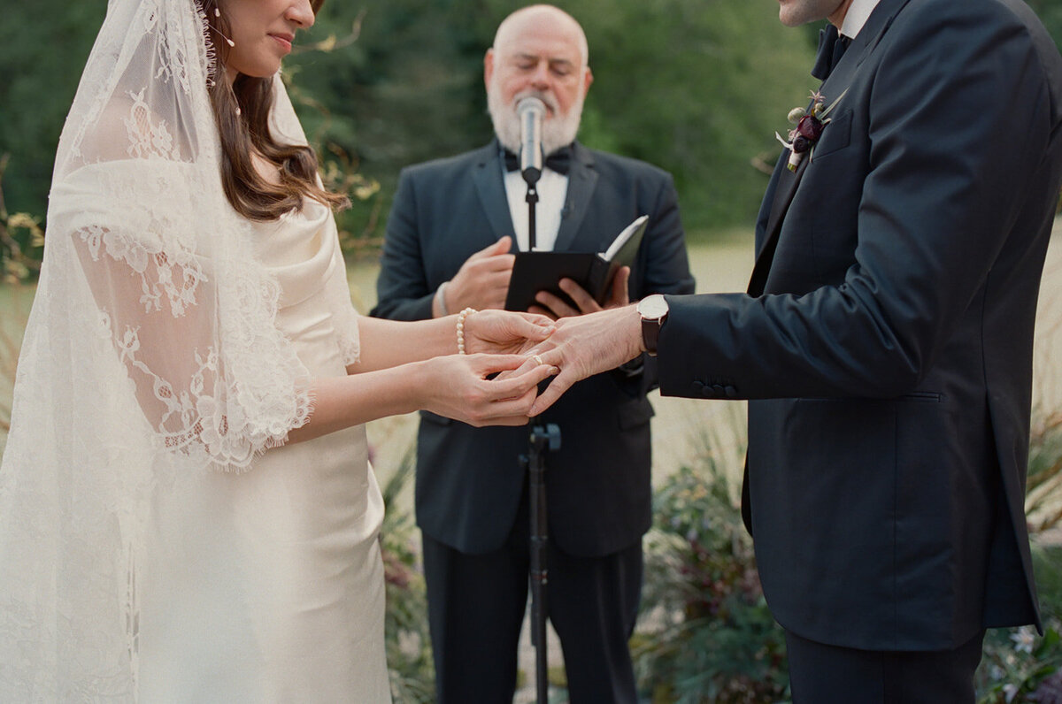 Faye-Fern-Creative-Ruby-Olivia-Rae-Hersey-Eugen-Hotaj-Prospect-Park-Boathouse-Wedding-Ceremony-09