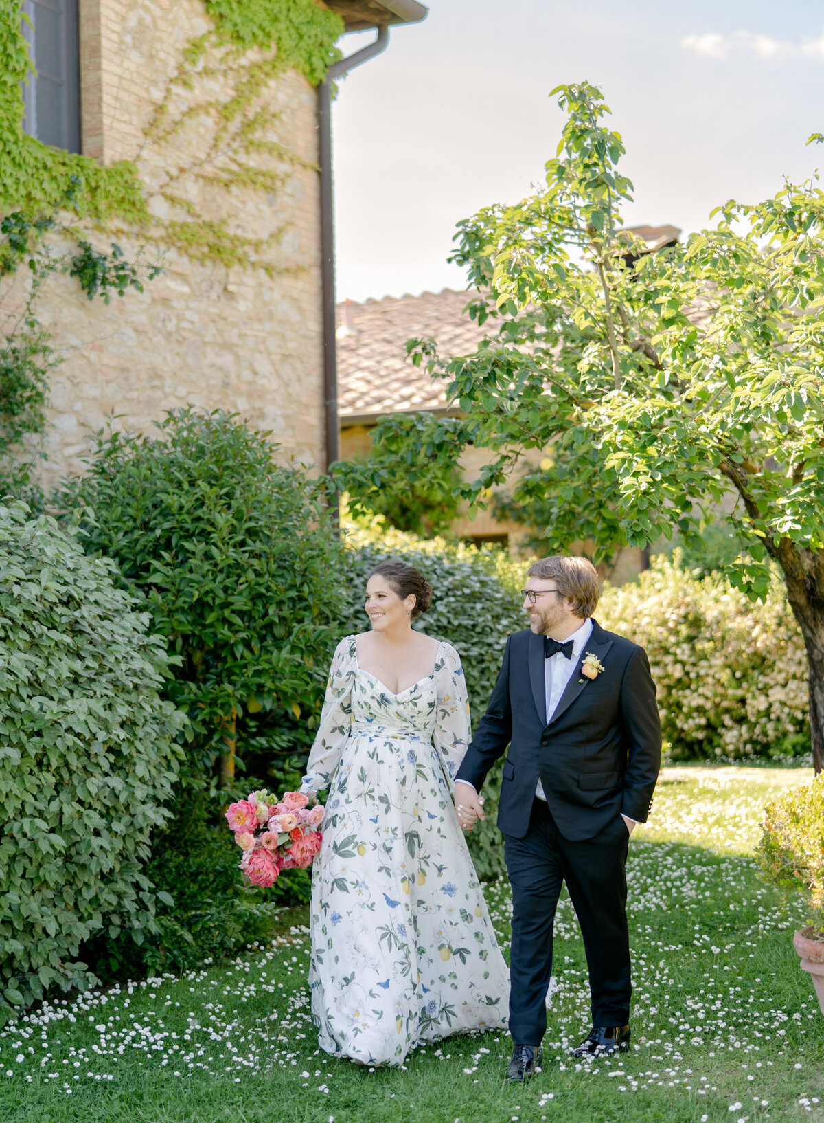 07-rebecca-yale-tuscany-floral-wedding-borgo-finocchieto