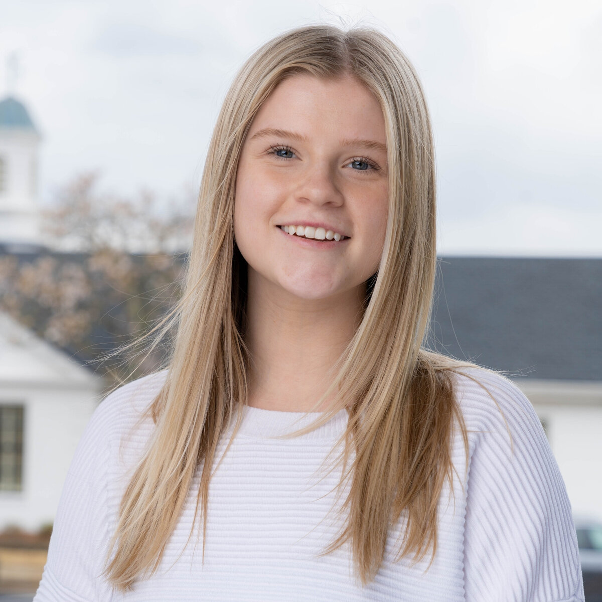 Allee headshot v1