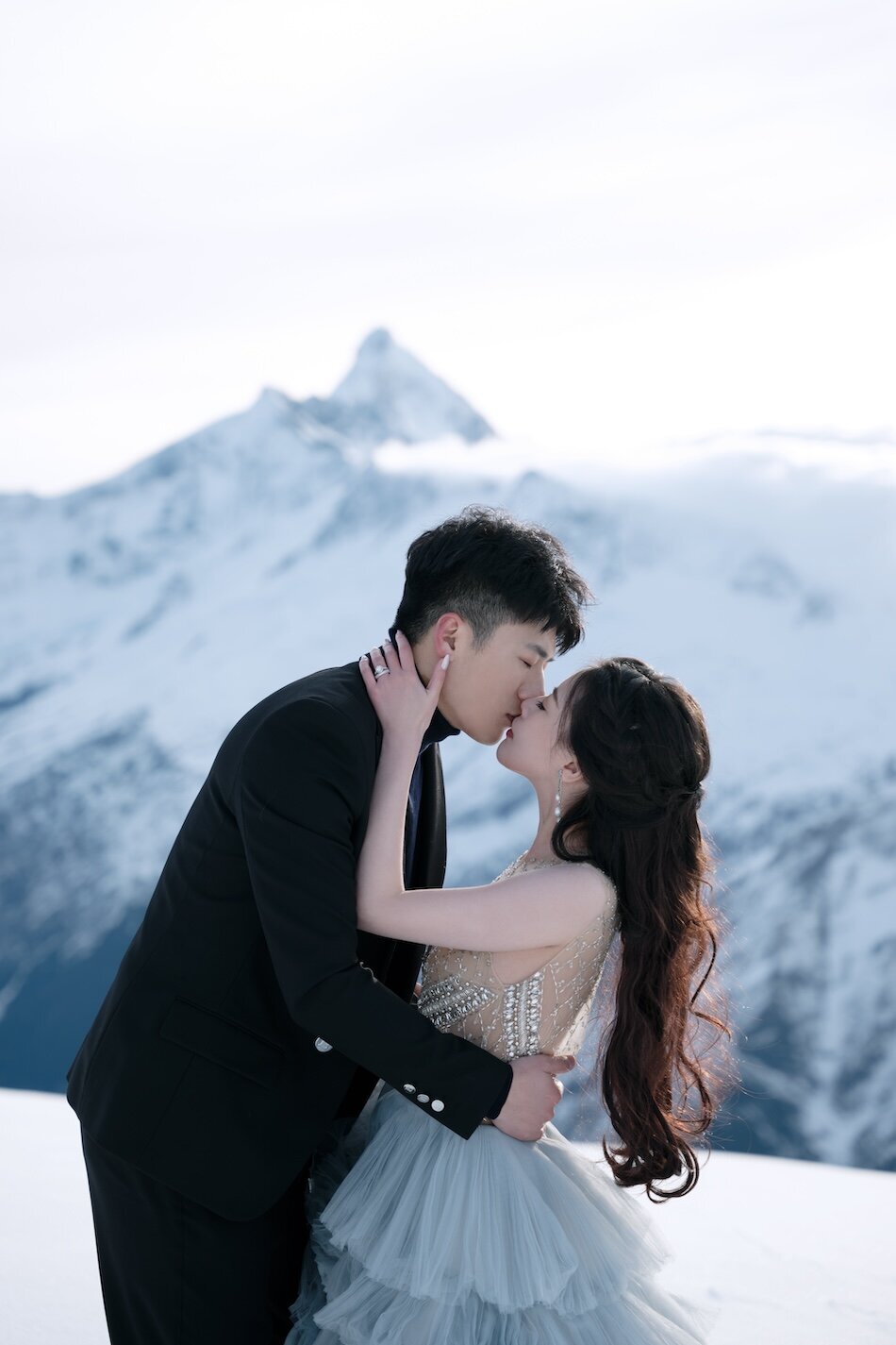 Helicopter wedding photoshoot, Dragonfly Peak, Wanaka.