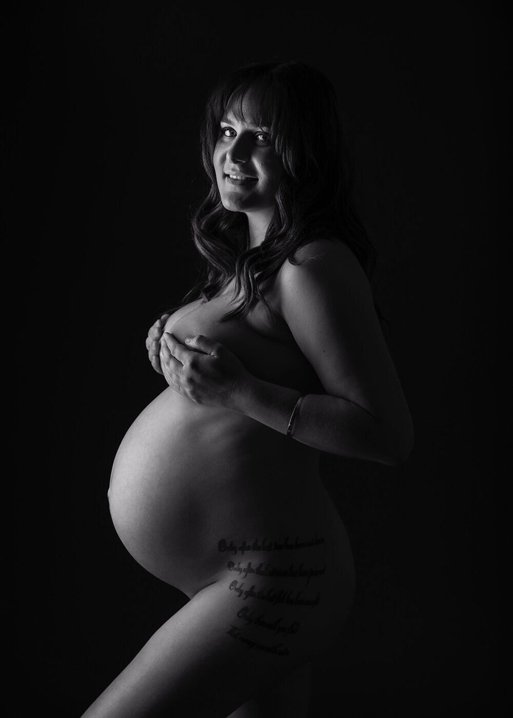 MATERNITY_PREGNANTWOMAN_NAKEDMOODYLIGHTING1