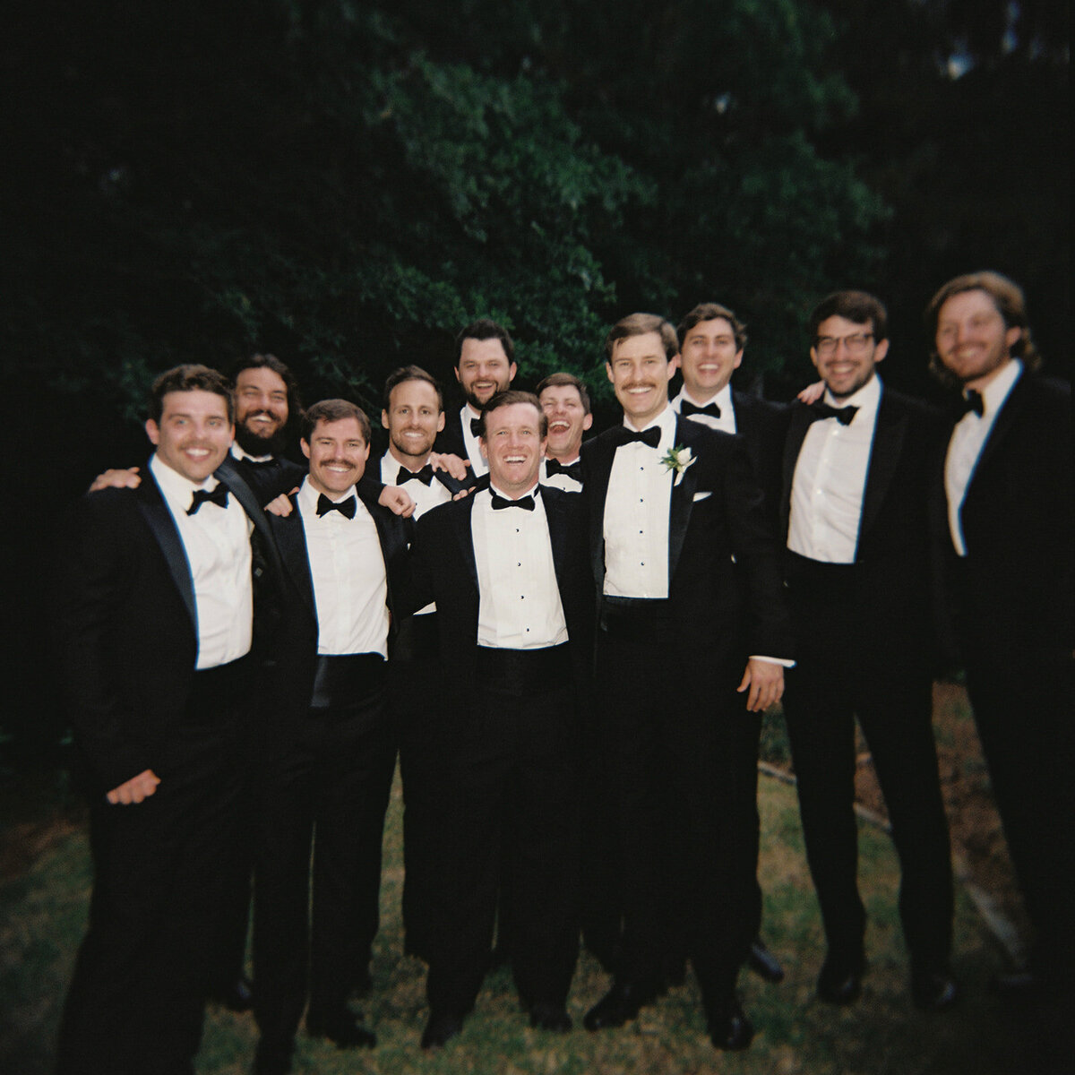 black-tuxedos-groomsmen