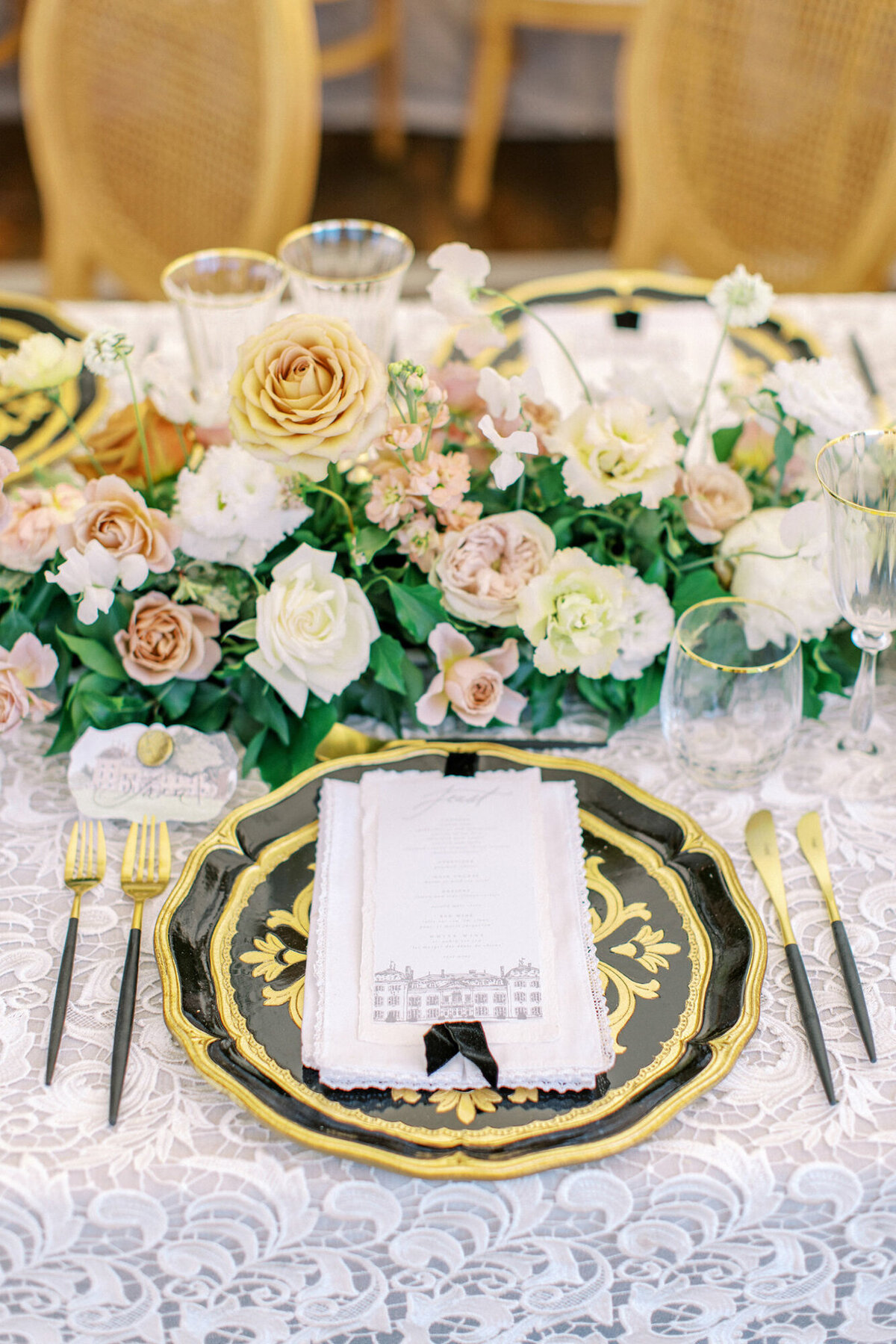 Maïlys Fortune Photography Husband Wife Wedding Weddings Photography France Switzerland Italy Timeless Dreamy Imagery Bilingual French English Destination Weddings Destination Wedding Provence French Riviera Paris Lake Como Tuscany124