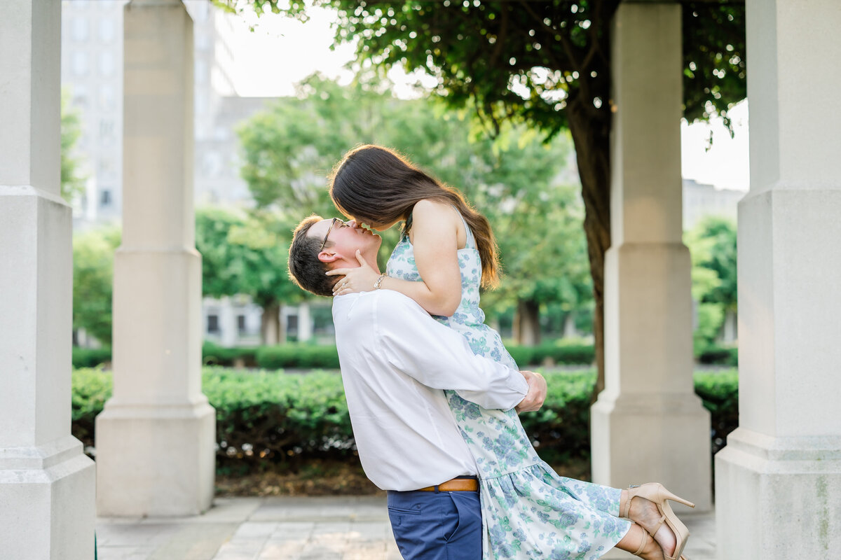 kasia-sickau-photography-cincinnati-wedding-photographer-liz-andrew-engagement-session-over-the-rhine113