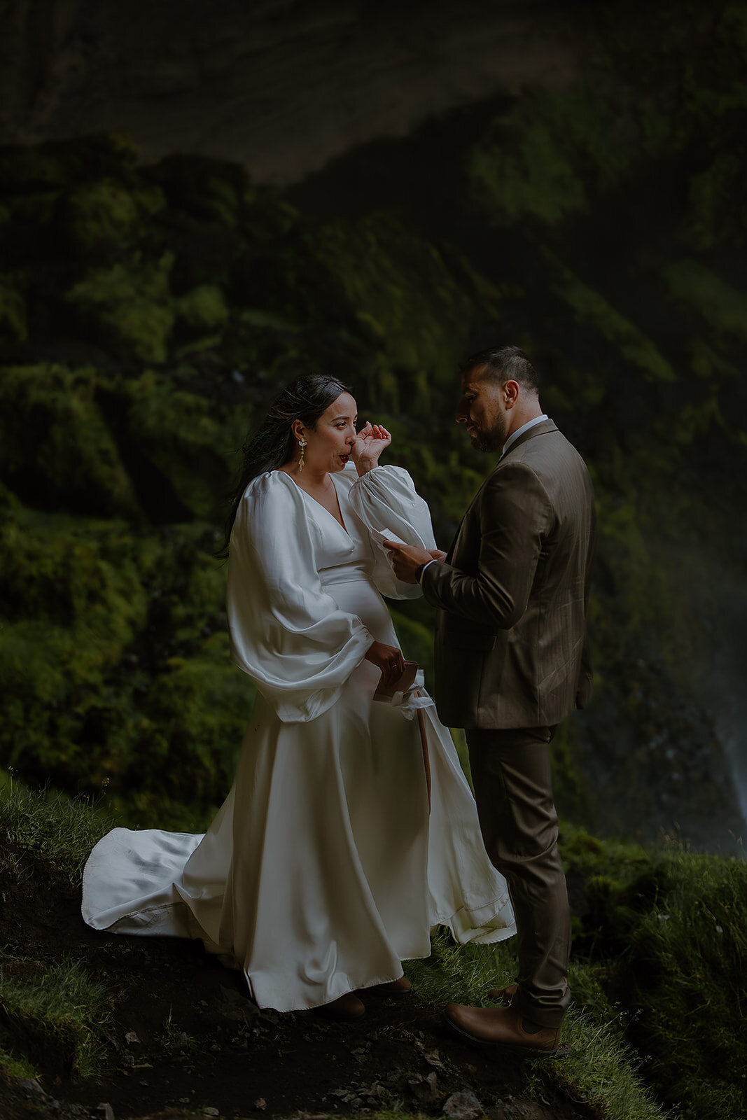 kvernufoss-iceland-elopement-165_websize